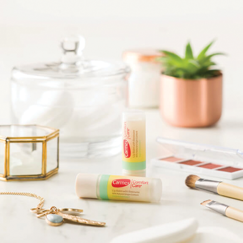 Balsam do ust z woskiem pszczelim Carmex Comfort Care mięta pieprzowa 2-pak