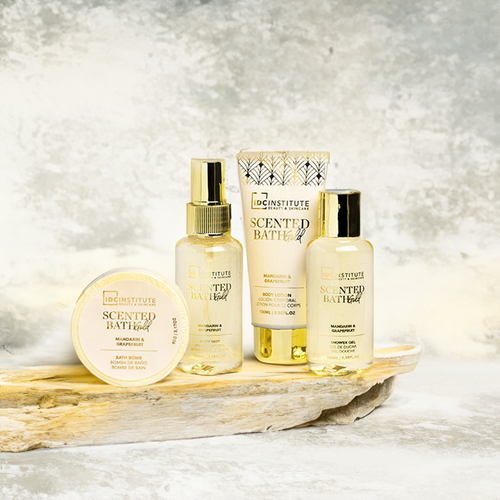 Zestaw kosmetyków do pielęgnacji ciała + mgiełka Scented Bath GOLD IDC 1szt
