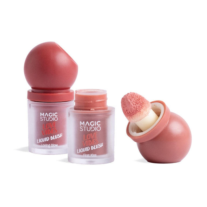 Róż do policzków w płynie rozświetlający naturalny efekt Magic Studio 3 g
